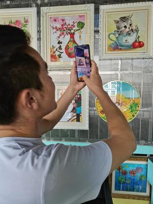 陕耀·网络公益我行动系列活动|安康网红义卖残障儿童手工艺品